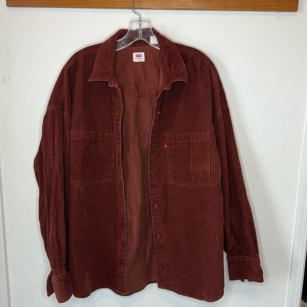 Levi’s, US size large, cotton corduroy over-shirt burgundy/terracotta color.